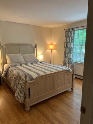 3 bedrooms, iron/ironing board, travel crib, WiFi