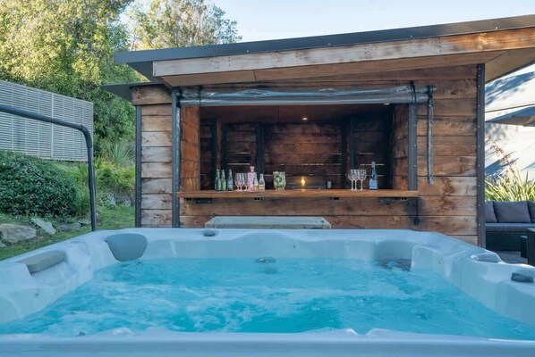 Bain à remous extérieur
