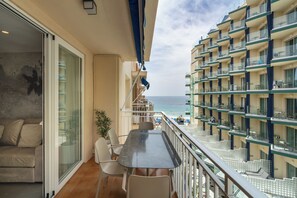 Deluxe appartement, 3 slaapkamers | Uitzicht vanaf balkon