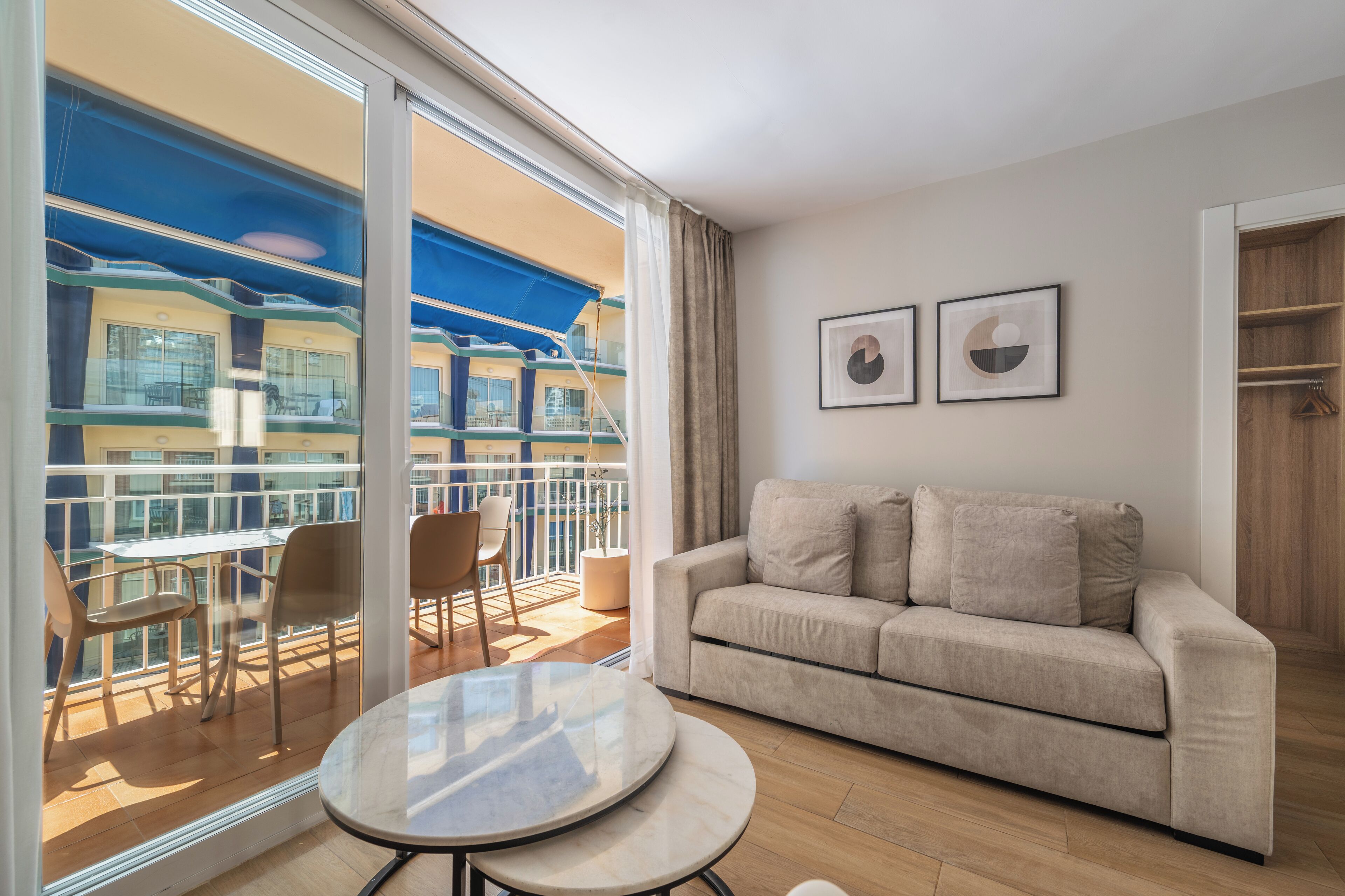 Appartement Familial, 3 chambres | Coin séjour | Télévision à écran plat