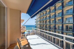 Familienapartment, 3 Schlafzimmer, eingeschränkter Meerblick | Blick vom Balkon