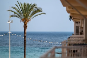 Design Apartment, 4 Bedrooms, Corner | Balcony view