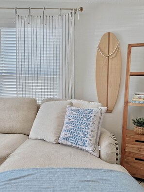 2 bedrooms, desk, iron/ironing board, WiFi