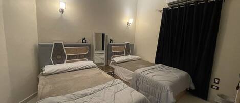 3 bedrooms, iron/ironing board, WiFi, bed sheets