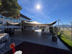 المنشأة من الخارج