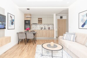 Deluxe Apartment | Living area