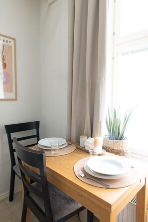 Comfort Studio | In-room dining - 2ndhomes Quiet Studio by Esplanade Park (Helsinki)
