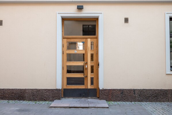 Property entrance - 2ndhomes Quiet Studio by Esplanade Park (Helsinki)