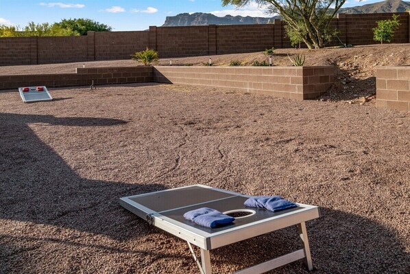 المنطقة المحيطة بالمنشأة