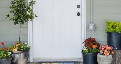 Quiet farm stay, hike, mushroom hunt, see the animals, relax, so much more!