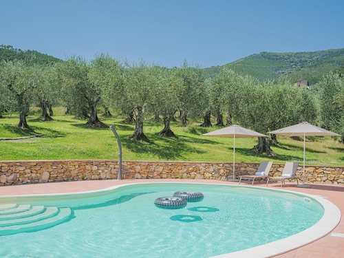 Villa / Independent home in Vicopisano with 2 bedrooms sleeps 5