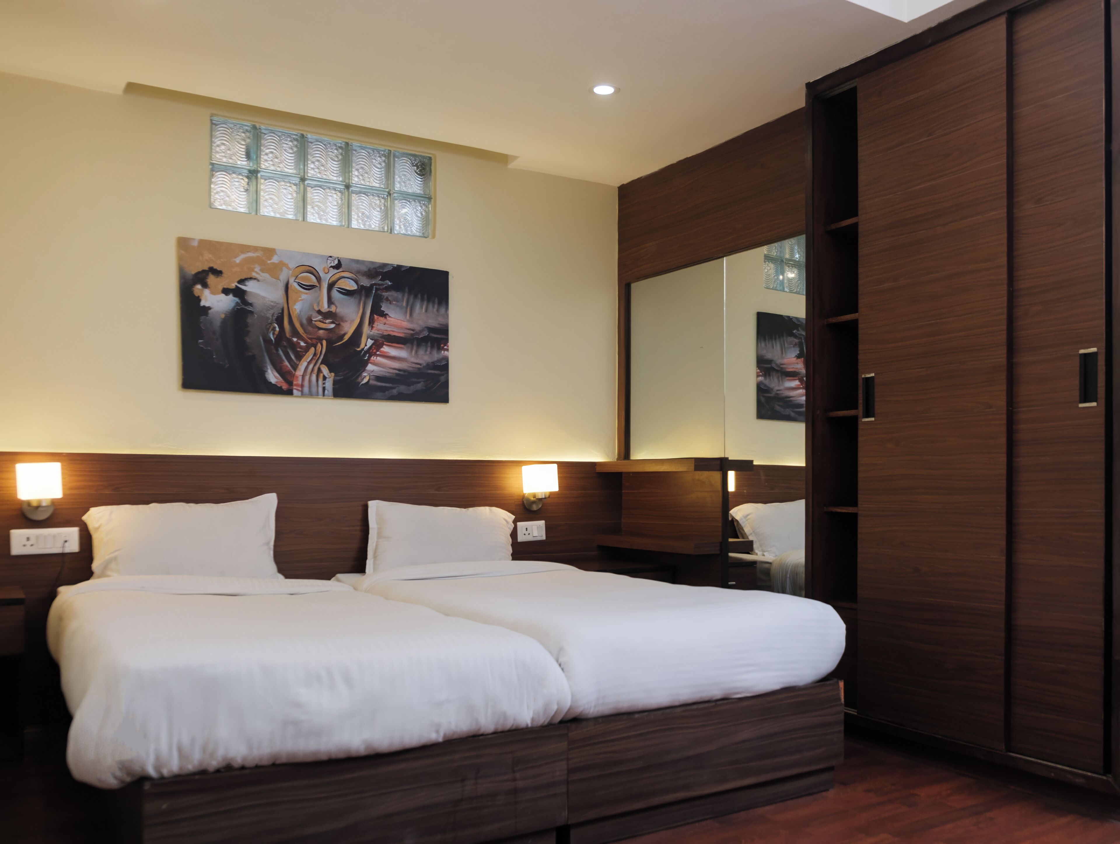 Family Apartment | In-room dining