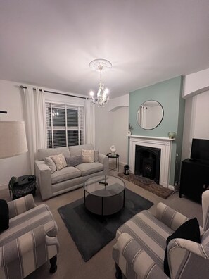 Living area - Victorian Cottage - The Beach Walmer (Walmer)