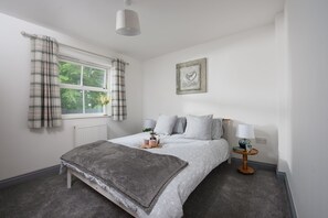 2 bedrooms, iron/ironing board, travel cot, Internet