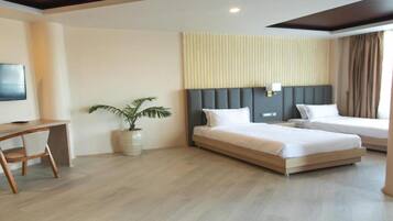 Junior Suite | 1 bedroom, free WiFi, bed sheets