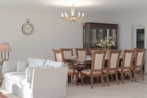 Dining - Cairo, Pyramids and Nile River View Luxury Apartment, Maadi Corniche (Cairo)