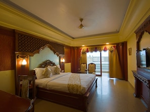 1 bedroom, premium bedding, memory-foam beds, minibar - NRS Royal Palace (Brahmagiri)