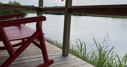Lakefront Eagle Lodge