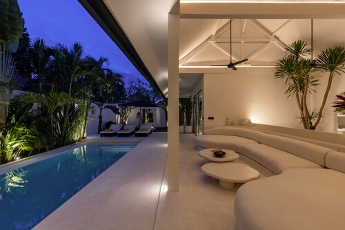 3 Bedroom Aesthetic Villa, Closed to canggu center