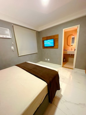 3 habitaciones, tabla de planchar con plancha, wifi y ropa de cama