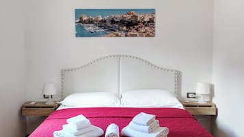 1 bedroom, iron/ironing board, travel cot, free WiFi