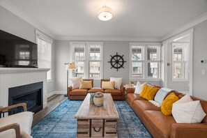 Smart TV, chimenea, videojuegos y reproductor de DVD 