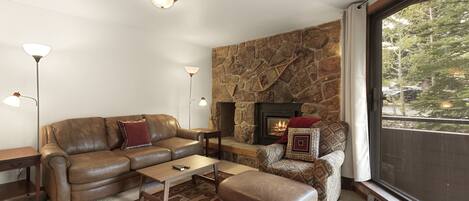 Télévision, cheminée