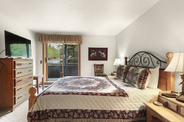 2 bedrooms, internet, bed sheets