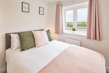 Cayton Bay Cottage, Cayton - Host & Stay