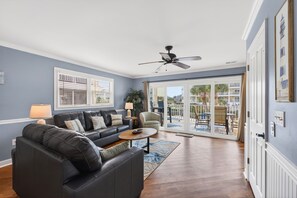 صورة غير مصنفة، 4 من 53، زرّ