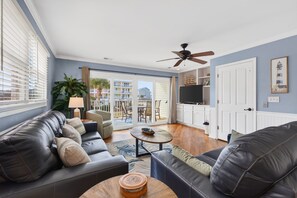 صورة غير مصنفة، 3 من 53، زرّ