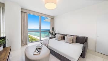 3 chambres, coffres-forts dans les chambres, bureau