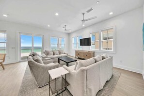 Televisión y futbolito 