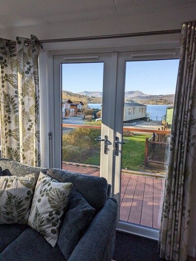 High View Lodge - a holiday lodge that sleeps 4 guests in 2 bedrooms