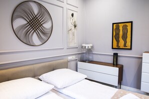 Apartamento luxo | 2 quartos, escrivaninha, ferros/tábuas de passar roupa
