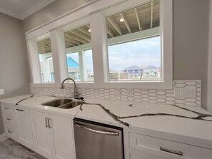 Interior - 5TH ROW - DRIFTWOOD - 4 BEDROOM - 3 BATH - SLEEPS 17 (Crystal Beach)