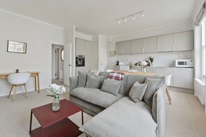 Téléviseur, bureau