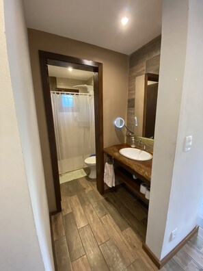 Family House | Bathroom