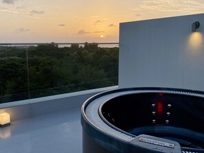 Bain à remous extérieur