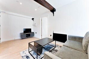 Téléviseur, bureau