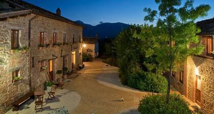 Villa avec vue sur les Monts Sibillini et piscine