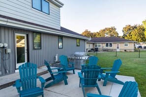 Terrace/patio - Luxury Home- Walking distance to Lambeau Field and next to Titletown District (Green Bay)