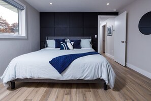 4 bedrooms, iron/ironing board, free WiFi, bed sheets