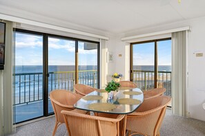 Dining - Summer Beach 601-Direct oceanfront that is perfect for the whole famile! (Ocean City)