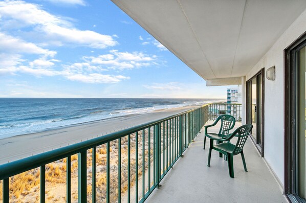 Property grounds - Summer Beach 601-Direct oceanfront that is perfect for the whole famile! (Ocean City)