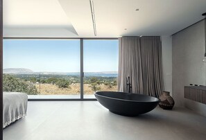 5 bedrooms, iron/ironing board, WiFi, bed sheets - Nature & Beauty stylish Villa (Xirosterni)