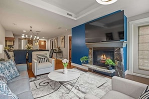 Televisión, chimenea, Netflix y servicios de streaming