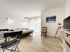 Bügeleisen/Bügelbrett, WLAN, Bettwäsche
