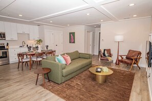 Unclassified image, 4 of 34, button