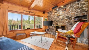 Fernseher, DVD-Player, Arbeitsbereiche